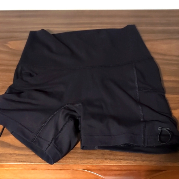 GymShark Legacy Shorts - Picture 4 of 5